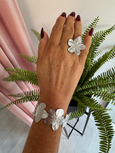 Flower Chain Bangle - Silver