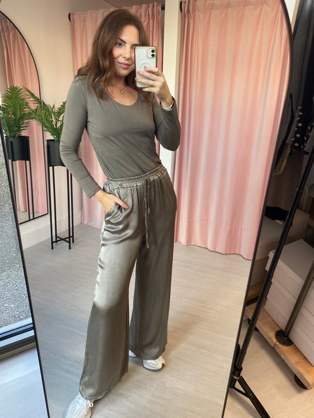 Silky Wide Leg Trousers - Taupe