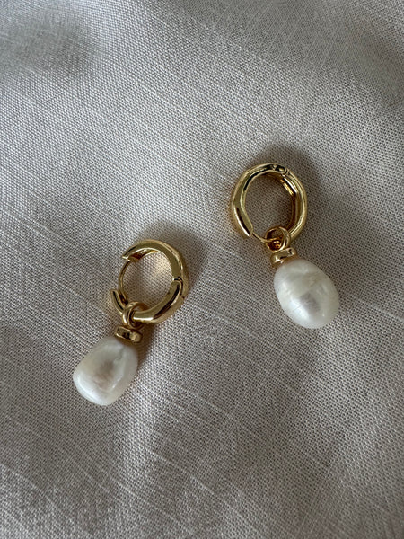 Pearl Drop Earring - Gold