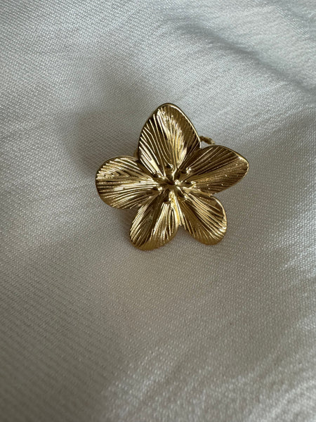 Large Flower Ring - Gold