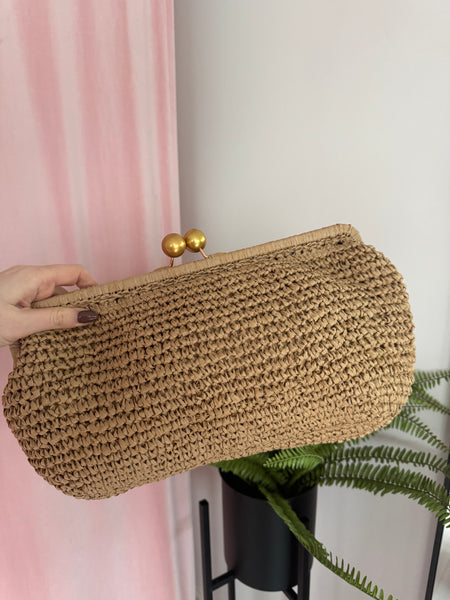 Oversized Raffia Clutch - Biege